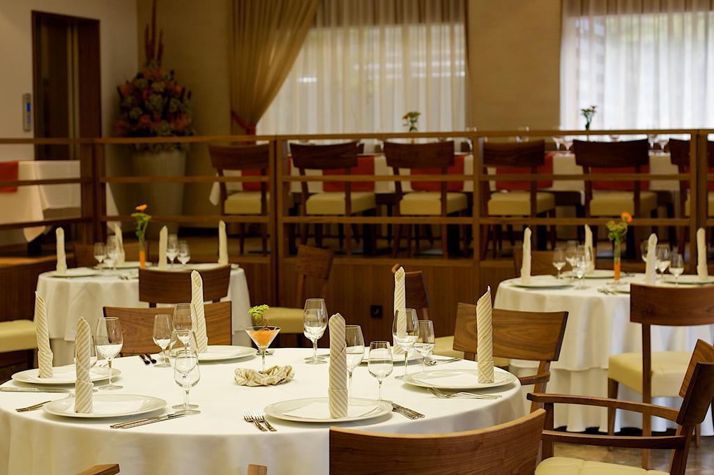 Hotel Jozef Idrija Extérieur photo