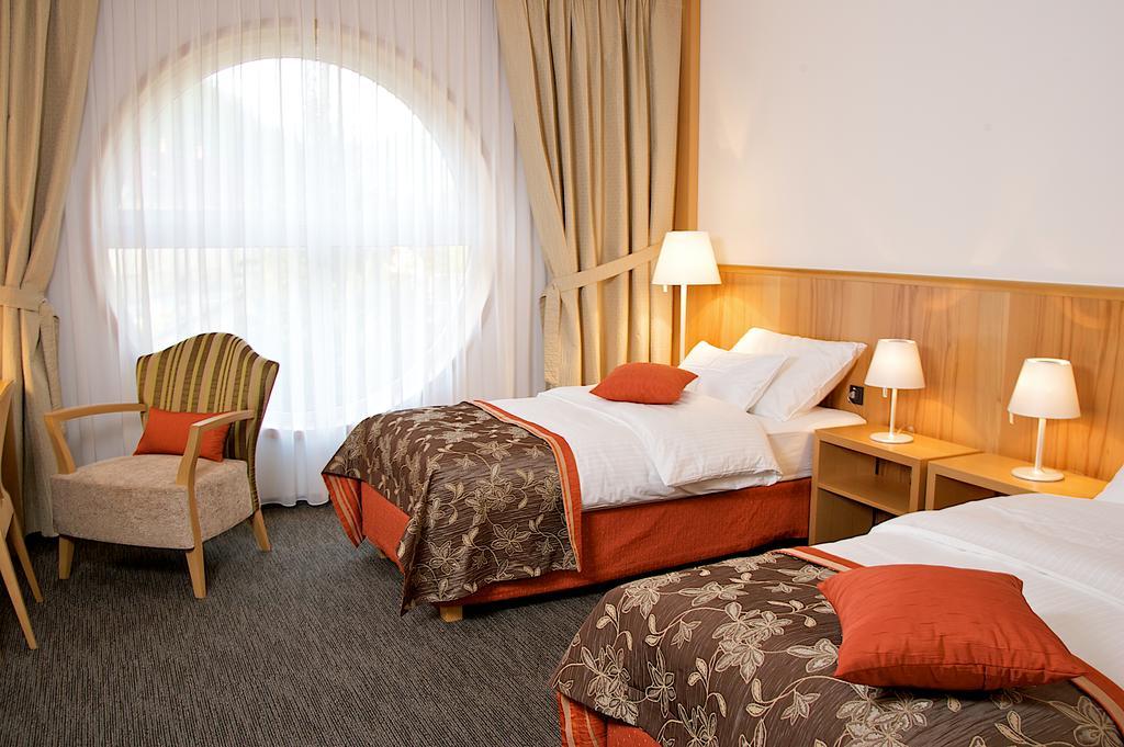 Hotel Jozef Idrija Chambre photo