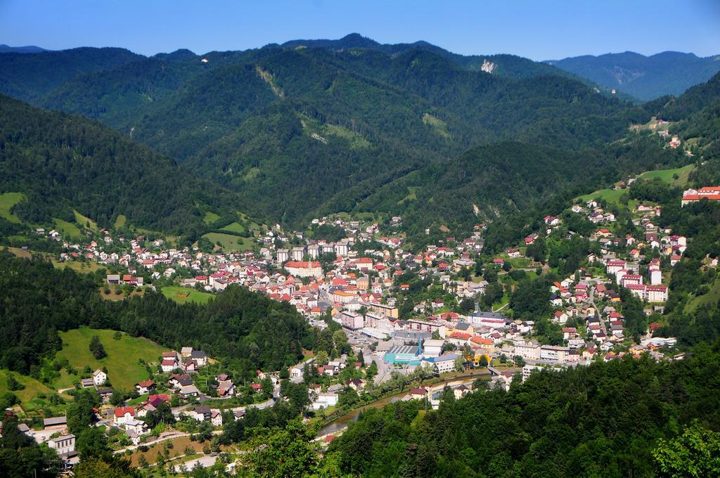 Hotel Jozef Idrija Extérieur photo